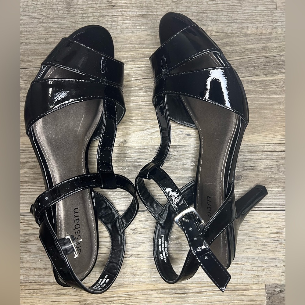 Black  T Strap Sandal by Dress Barn Size 8.5. New